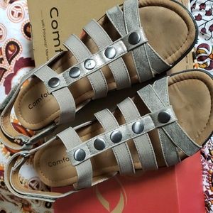 Comfortiva Kalista Anthracite strappy Sandal SZ.8.5 Gold Metallic Leather EUC